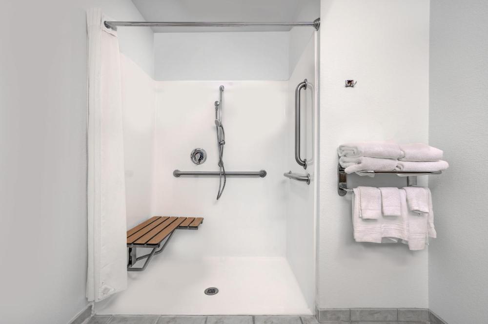 Queen Room - Disability Access/Non-Smoking interior